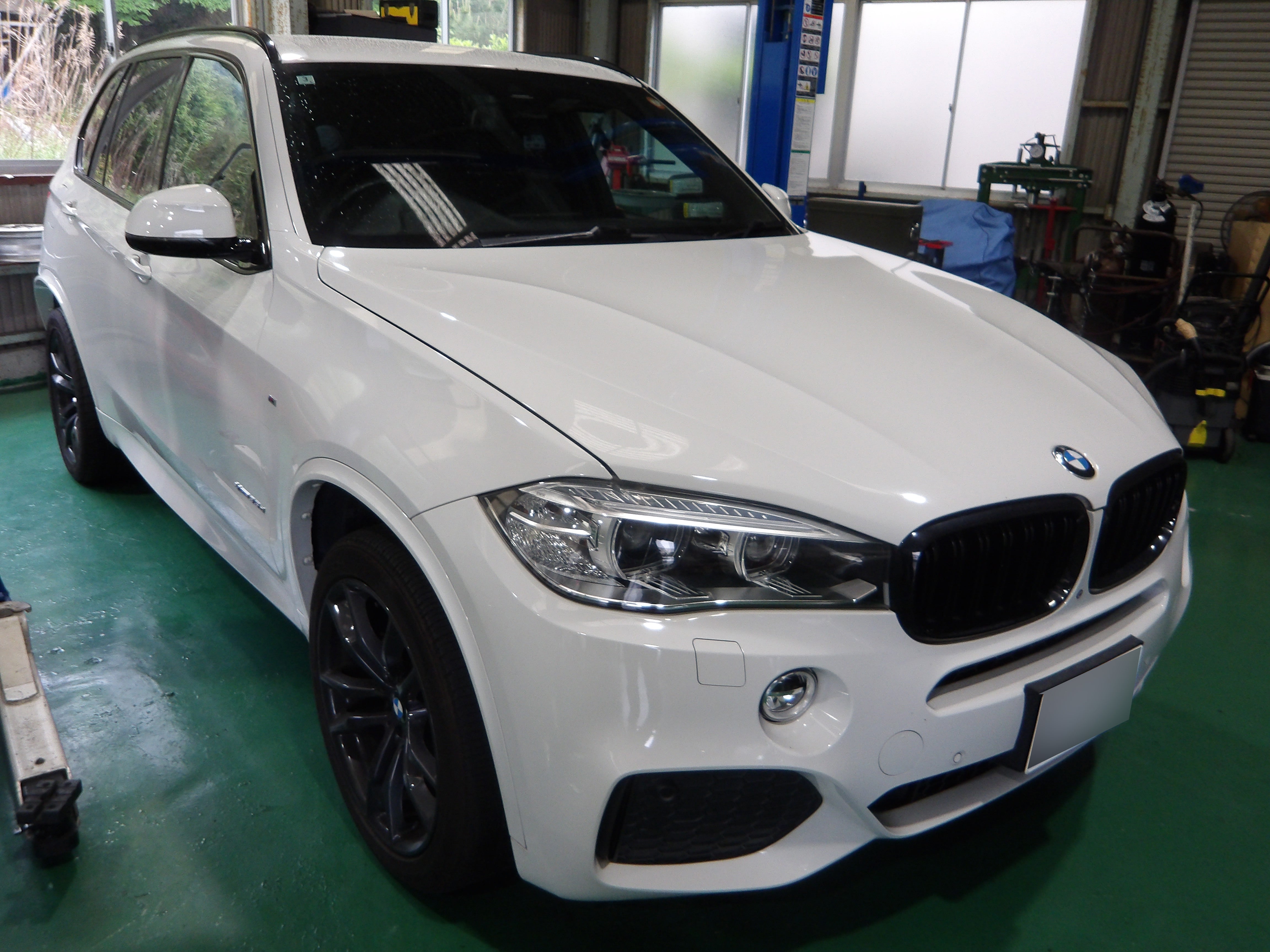 BMW X5 エアサス修理